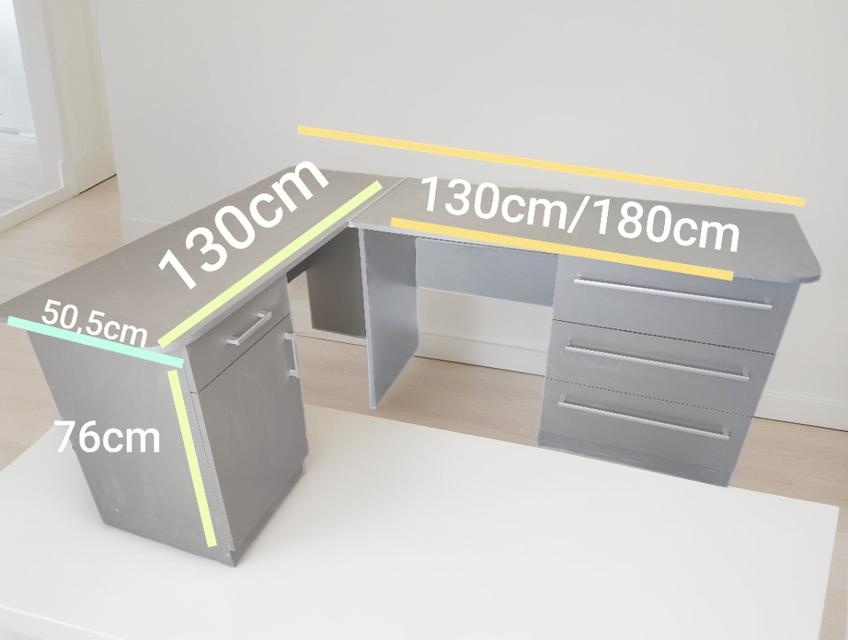 Rohový písací stôl sivý univerzalný