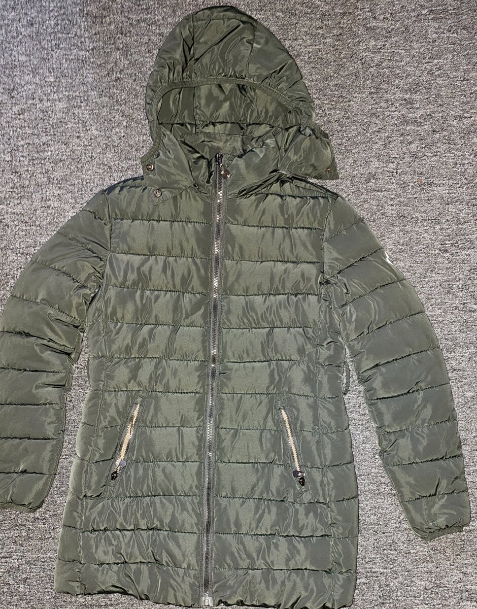 Bunda kabát - dámska Moncler 38 40