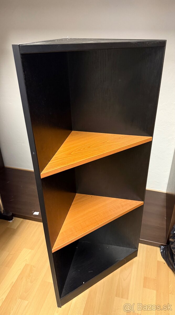 Darujem za odvoz Rohová polica – 2ks