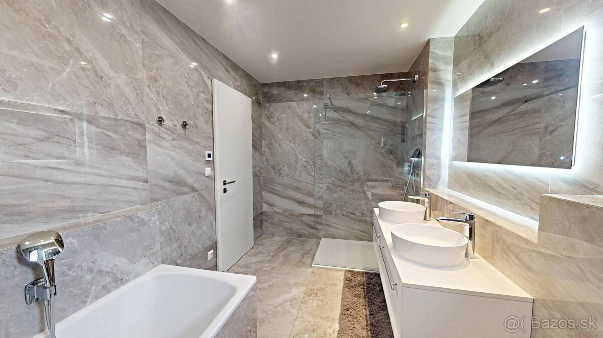 REZERVOVANÉ Nízkoenergetický 5i samostatne stojaci rodinný