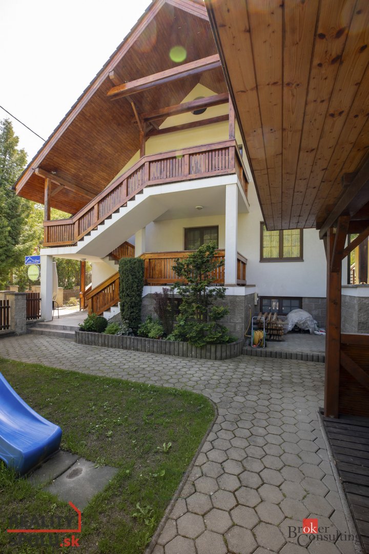 Investícia bez starostí - apartmánový dom vo Vyhniach s hist