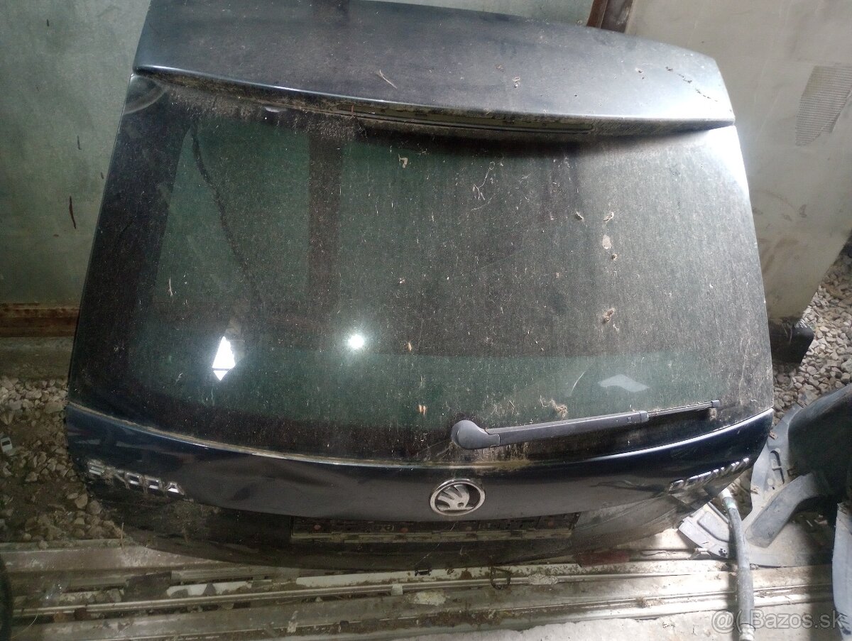 Kufrove dvere Octavia 3