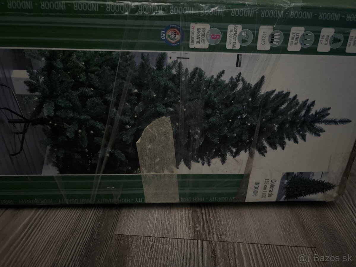 Umelý vianočný stromček