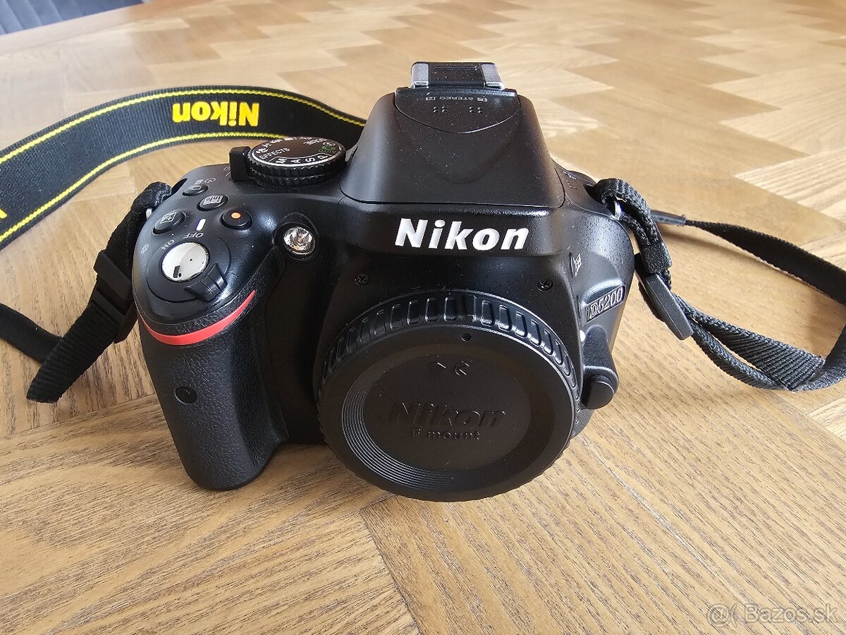 NIKON D5200 telo