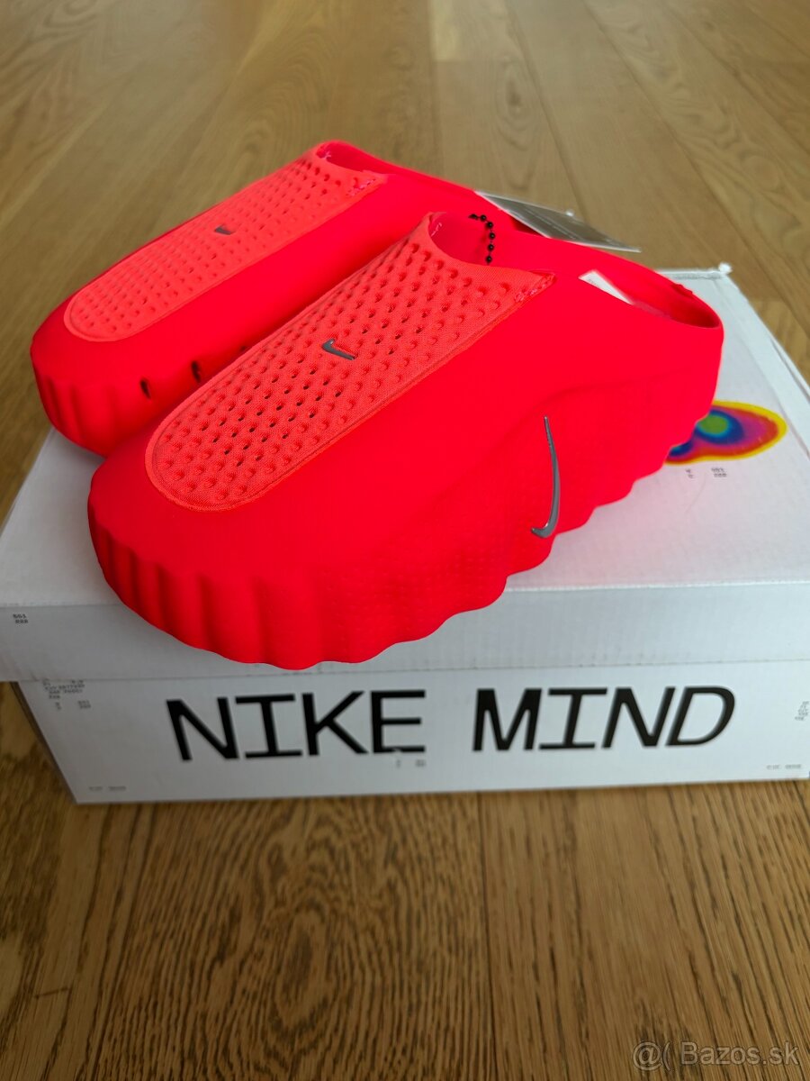 NIKE MIND 001