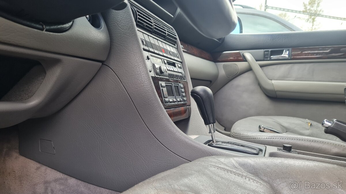 Audi a6 c4 sedan interier