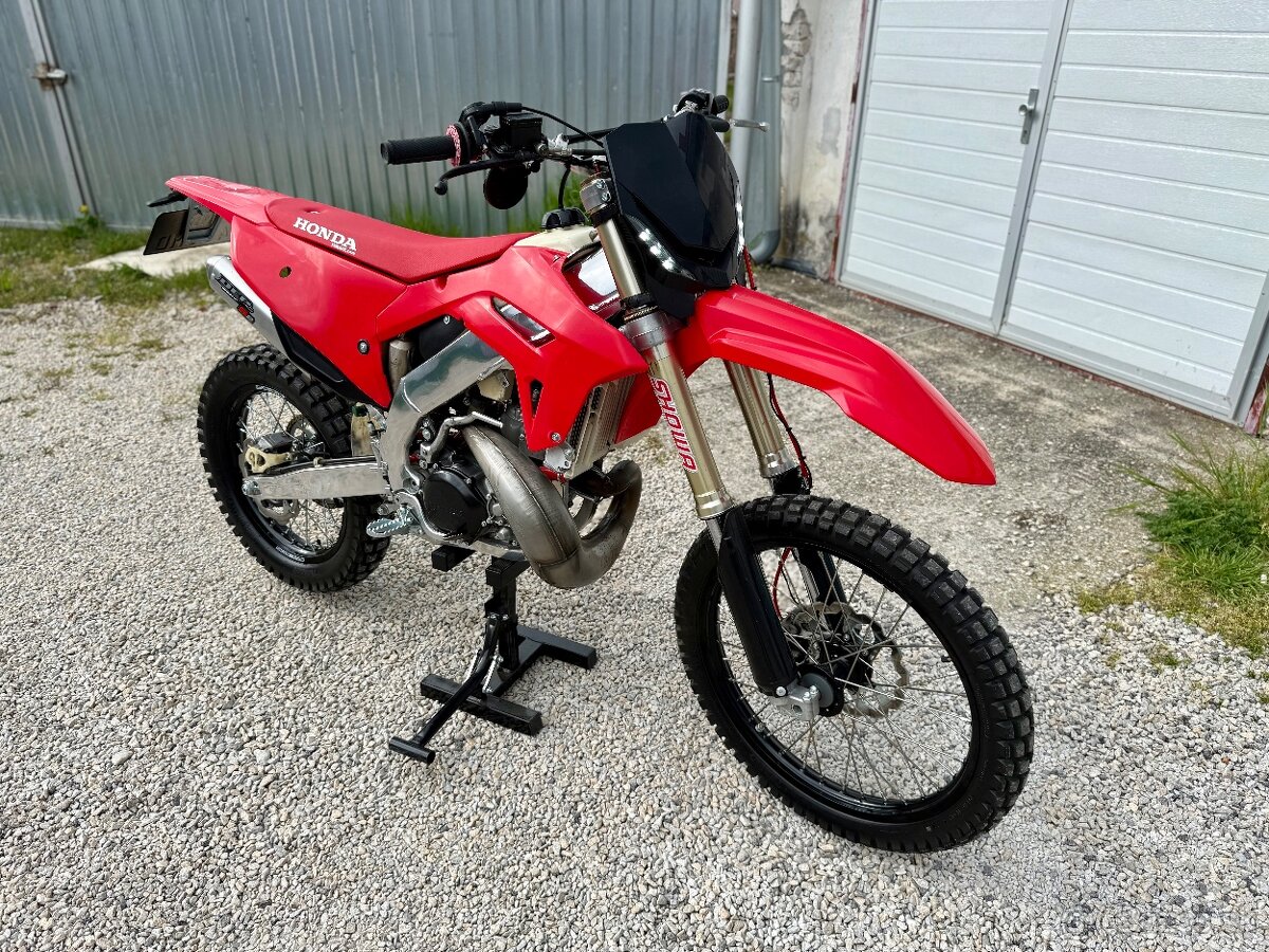 Unikatna Honda CR250R