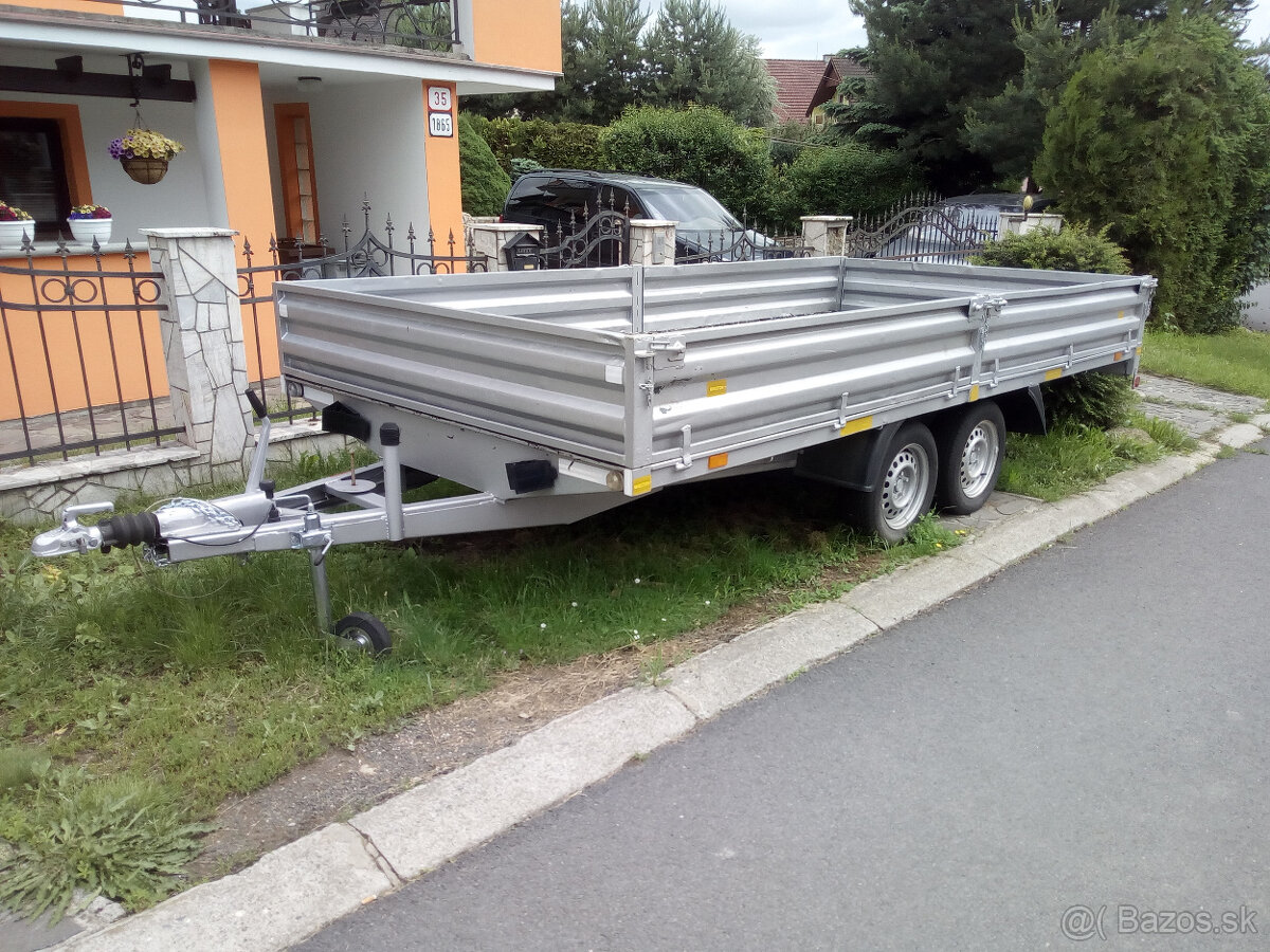 Prívesný voziik 2000kg.