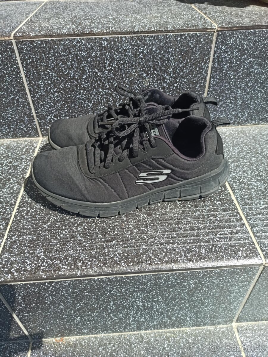 Tenisky Skechers 38
