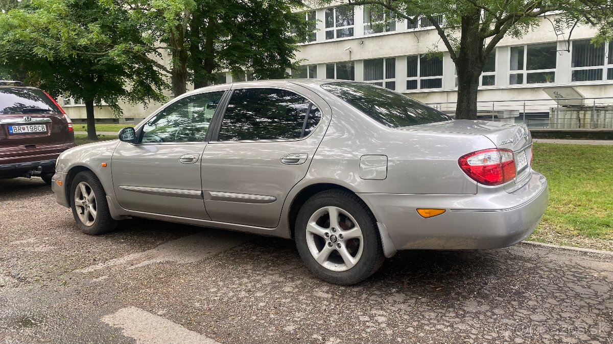 Nissan Maxima QX