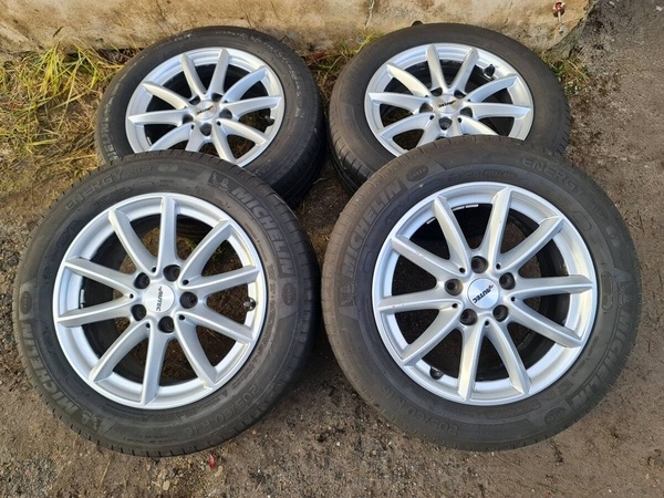 r16" Alu kola disky orig. BMW 1, 2 F45 F46 6855