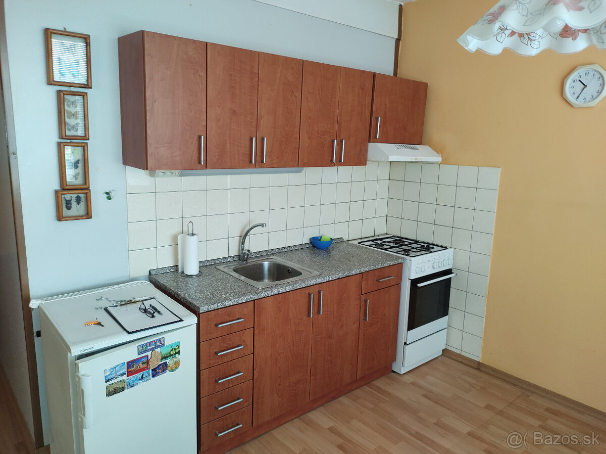 Predaj 2 izbový byt s balkónom na Petzvalovej ul. v Nitre -
