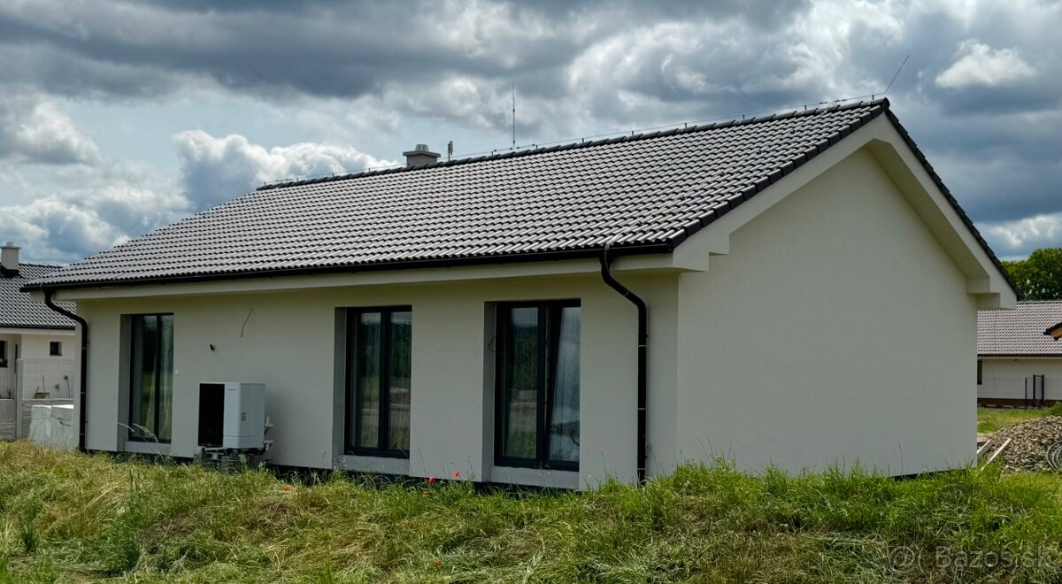 Na predaj novostavba 4 izboveho rod. domu v Borčiciach