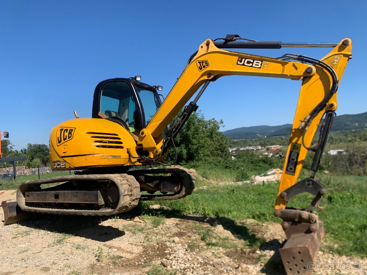 JCB8080