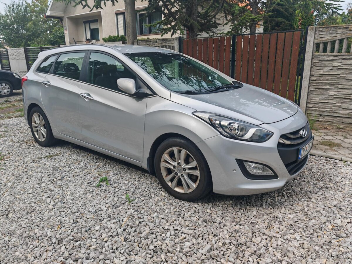 Hyundai i30 1.6CRDi 94kW - TOP STAV