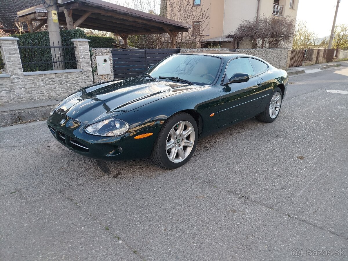 Jaguár XK8 4.0i v8