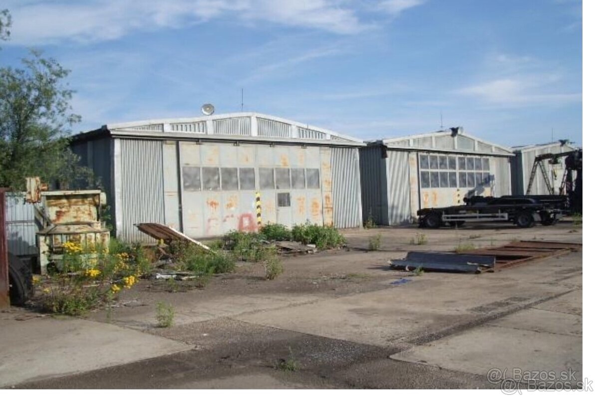 Na predaj – rozsiahly priemyselný areál s halami a administr