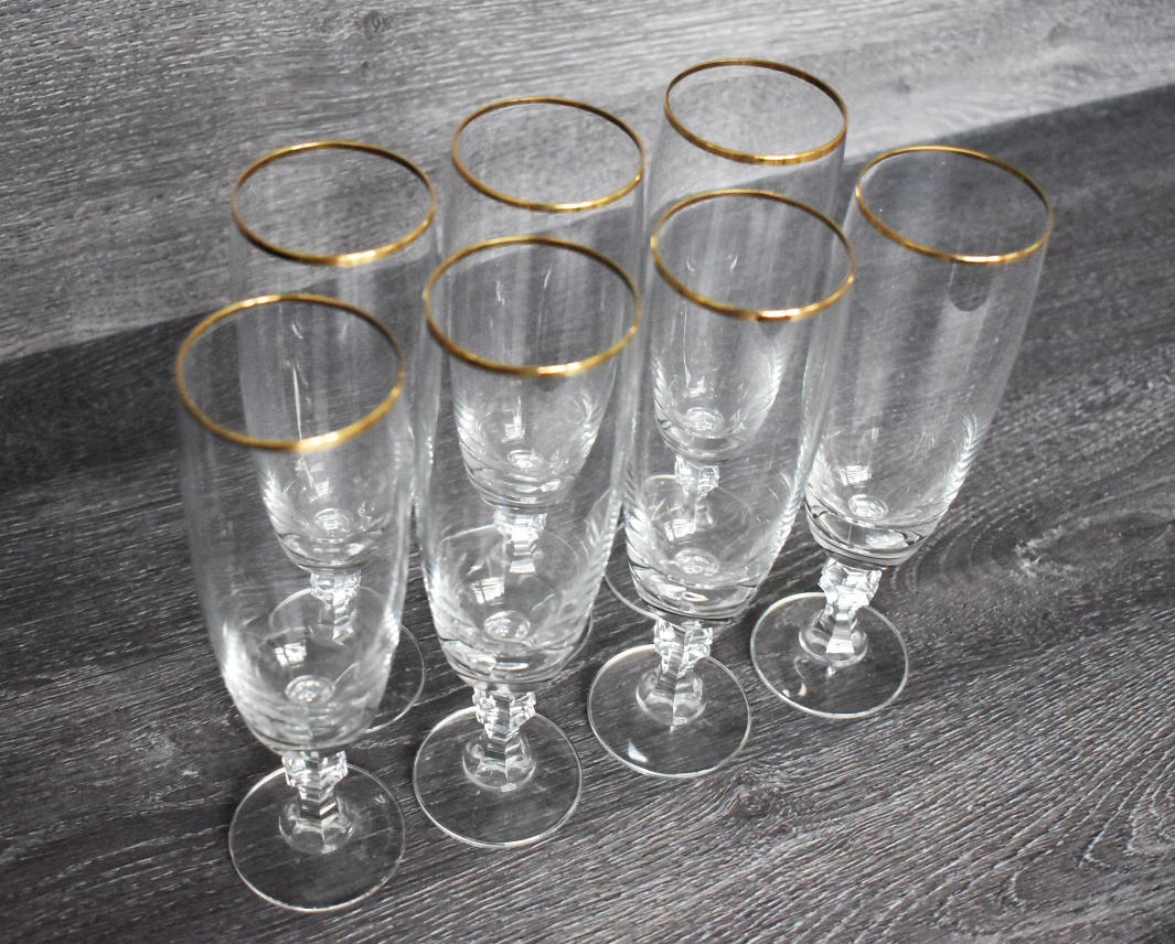 Slovenské fúkané sklo na šampanské a sekt.