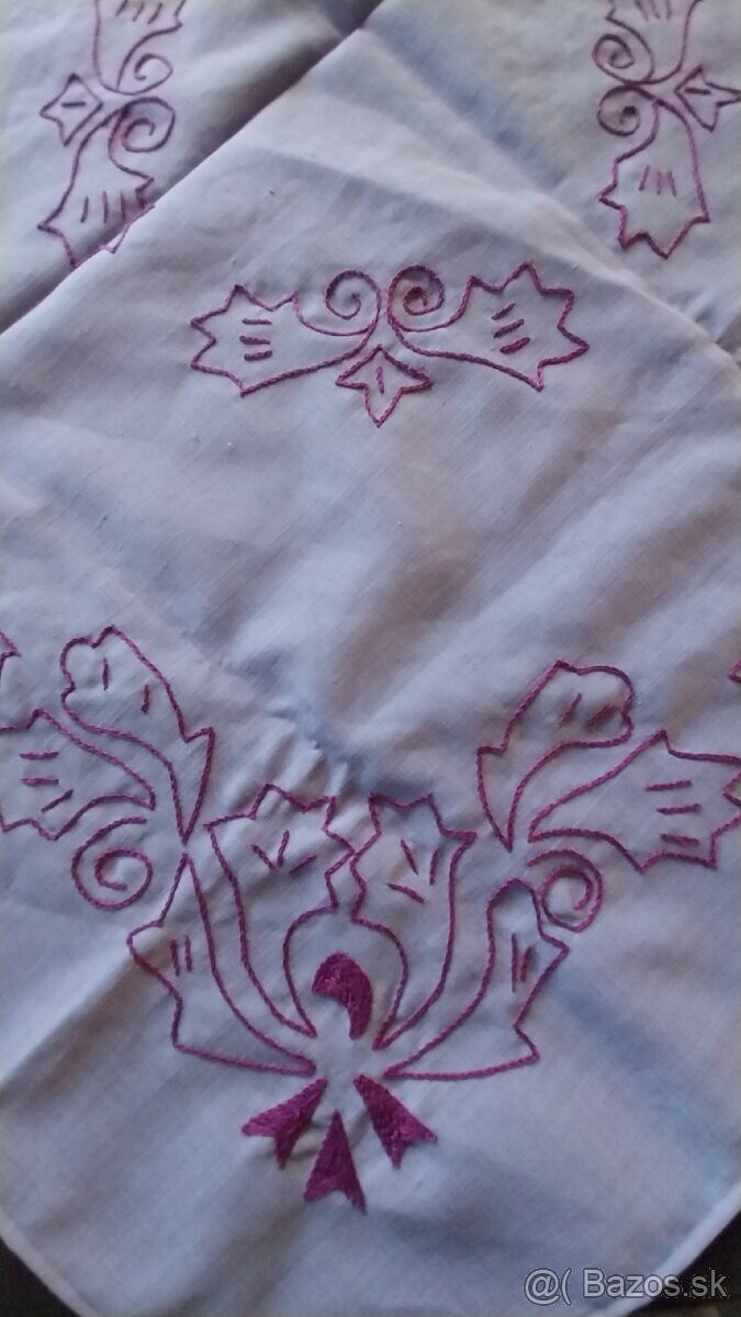 Vyšívané obrusy #12