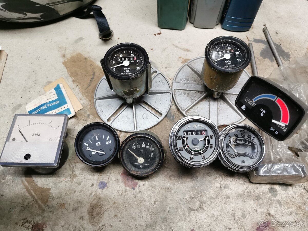 Budíky, palivomér, merač moto hodín,