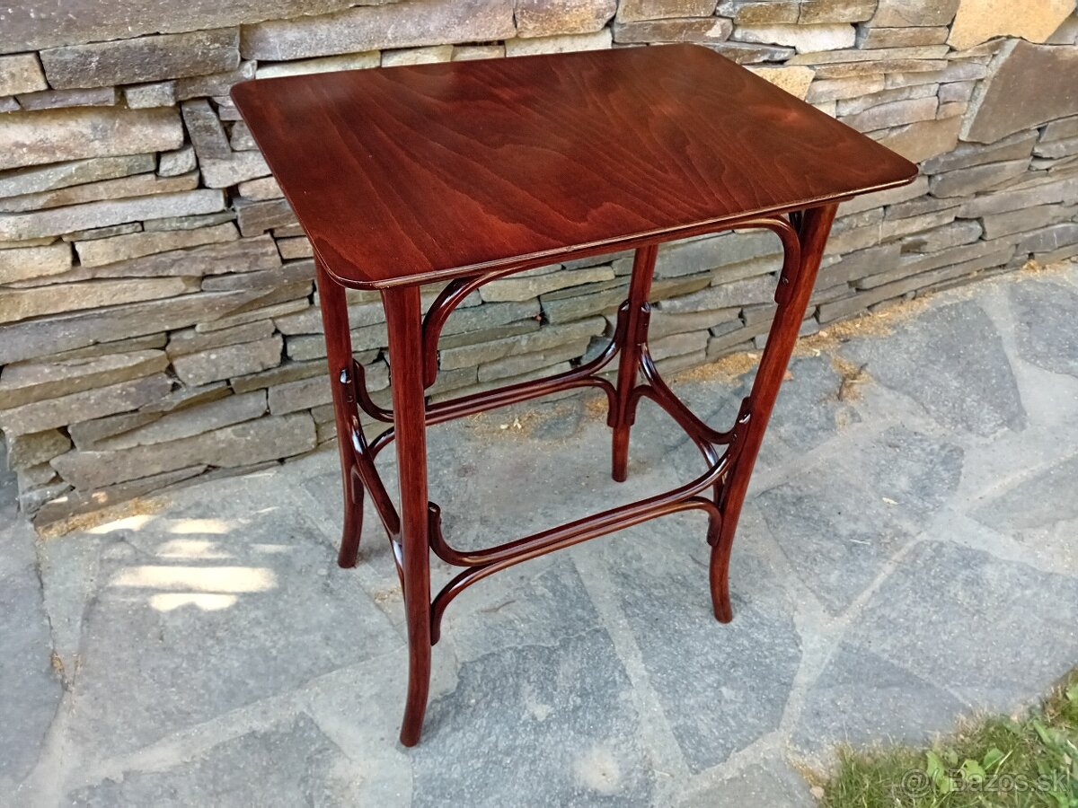 Thonet stolik