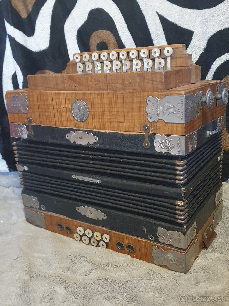 Heligonka Josef Hlaváček Louny