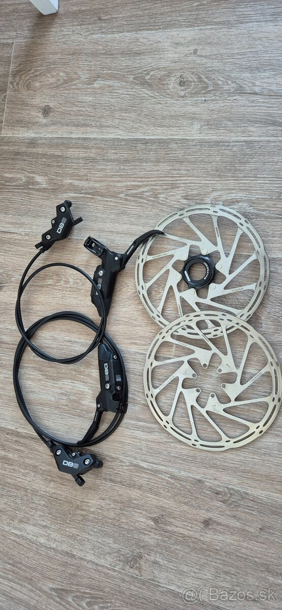 Sram DB8
