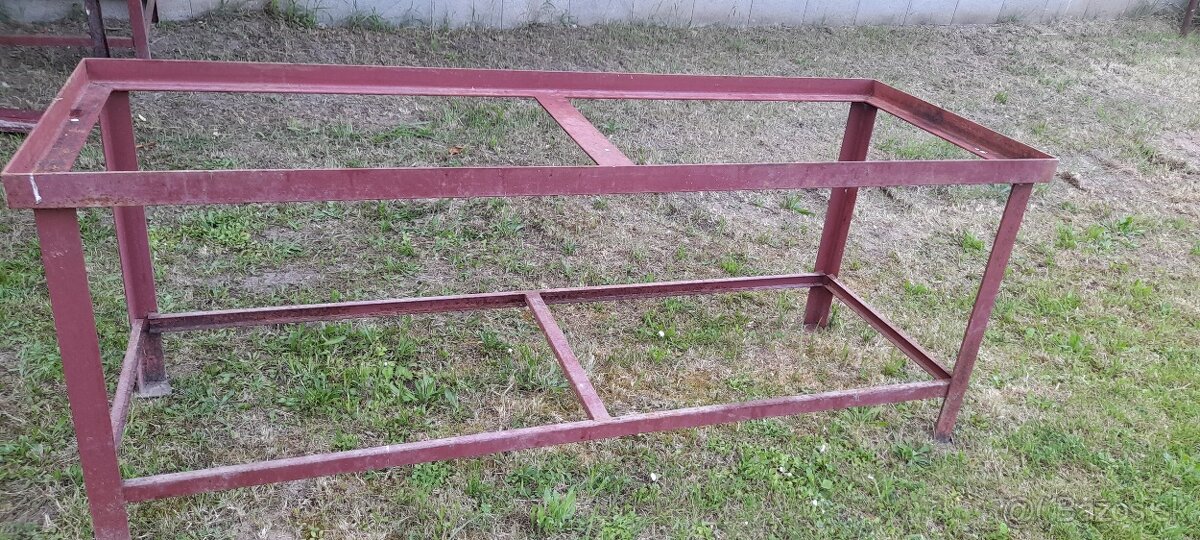 Pracovný stôl