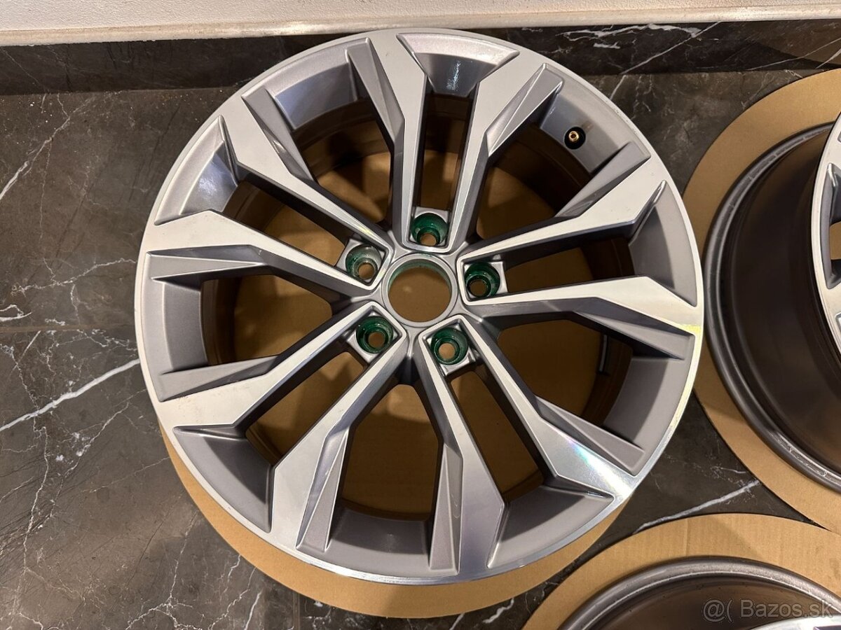 original VW r17 Passat 3G B8 3G0601025G Soho