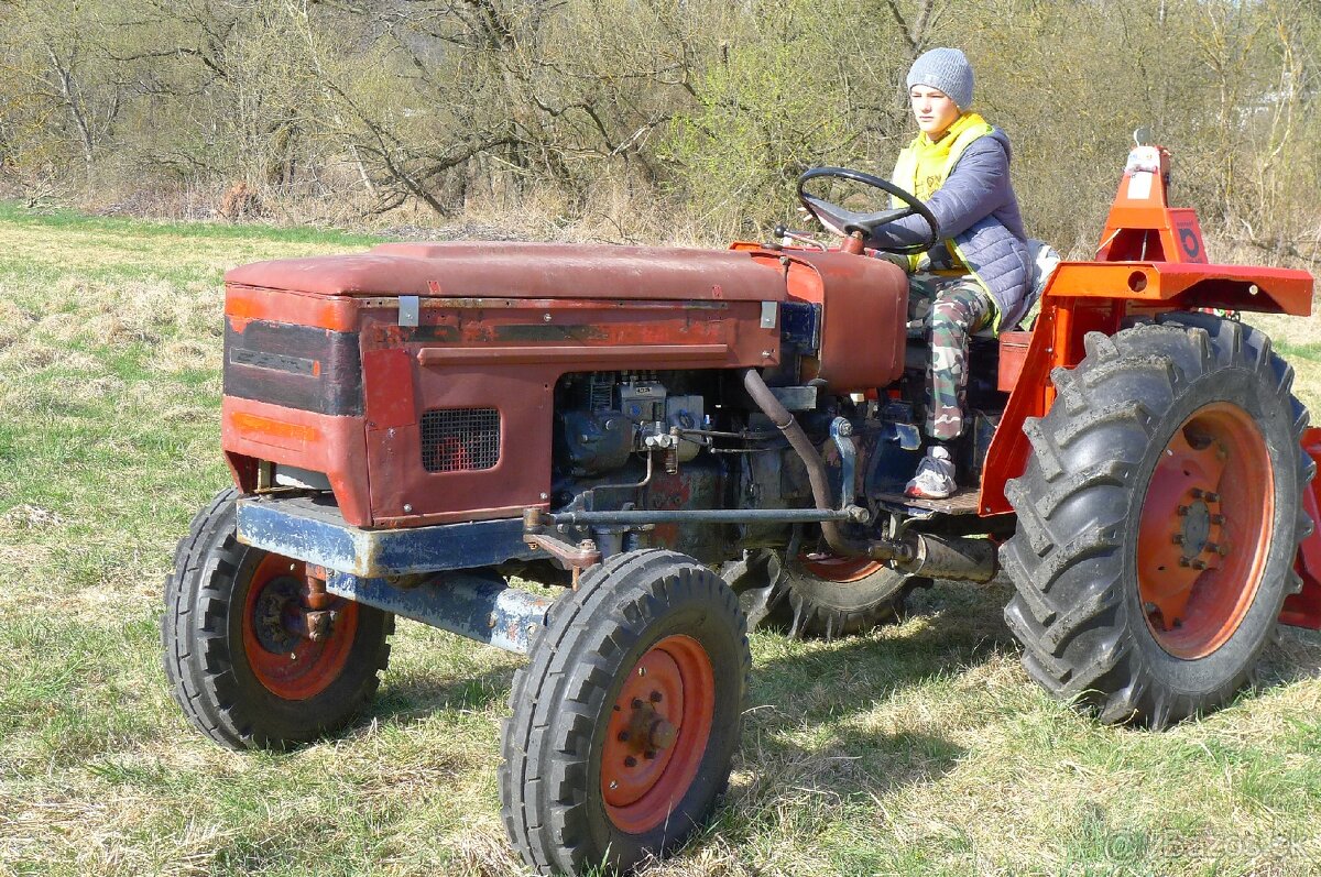 Traktor ZETOR