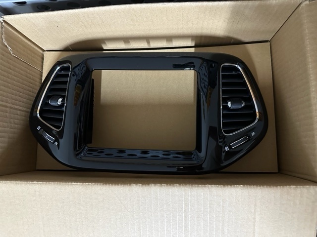JEEP COMPASS RÁMIK RÁDIA S FUKÁRMI