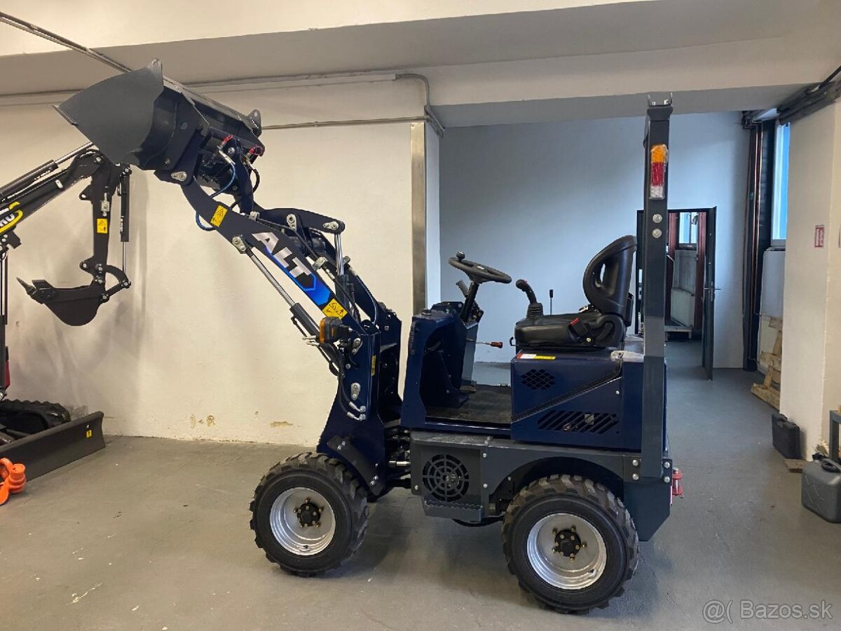 Mininakladač Yanmar motor 3TNV 74 3-válec
