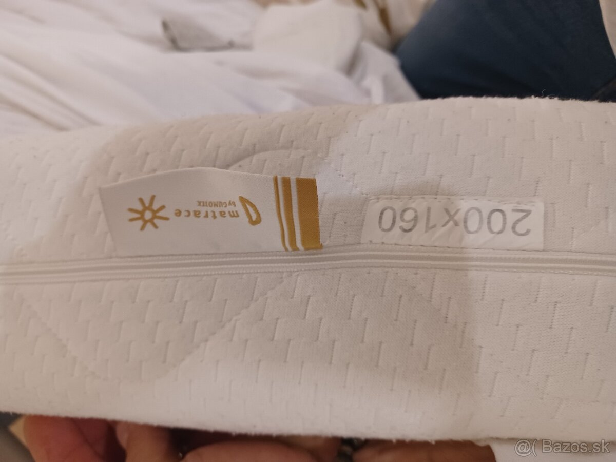 Manželská posteľ 200x160cm