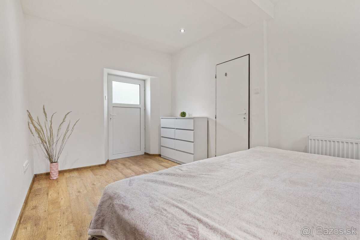 3 izbový byt, 80 m2, podkrovie 65 m2, Prostredná ul. BÝV