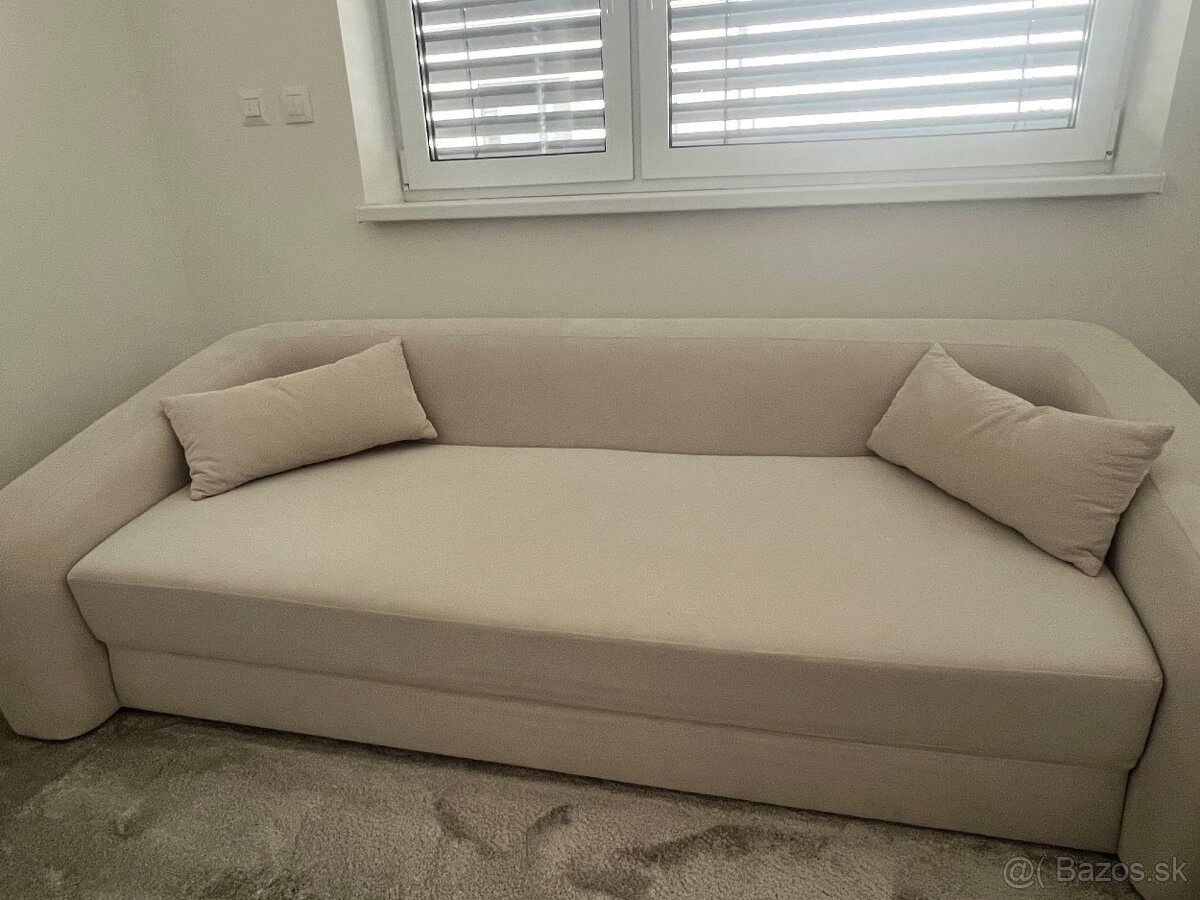 Krasna trojmiestna sedacka