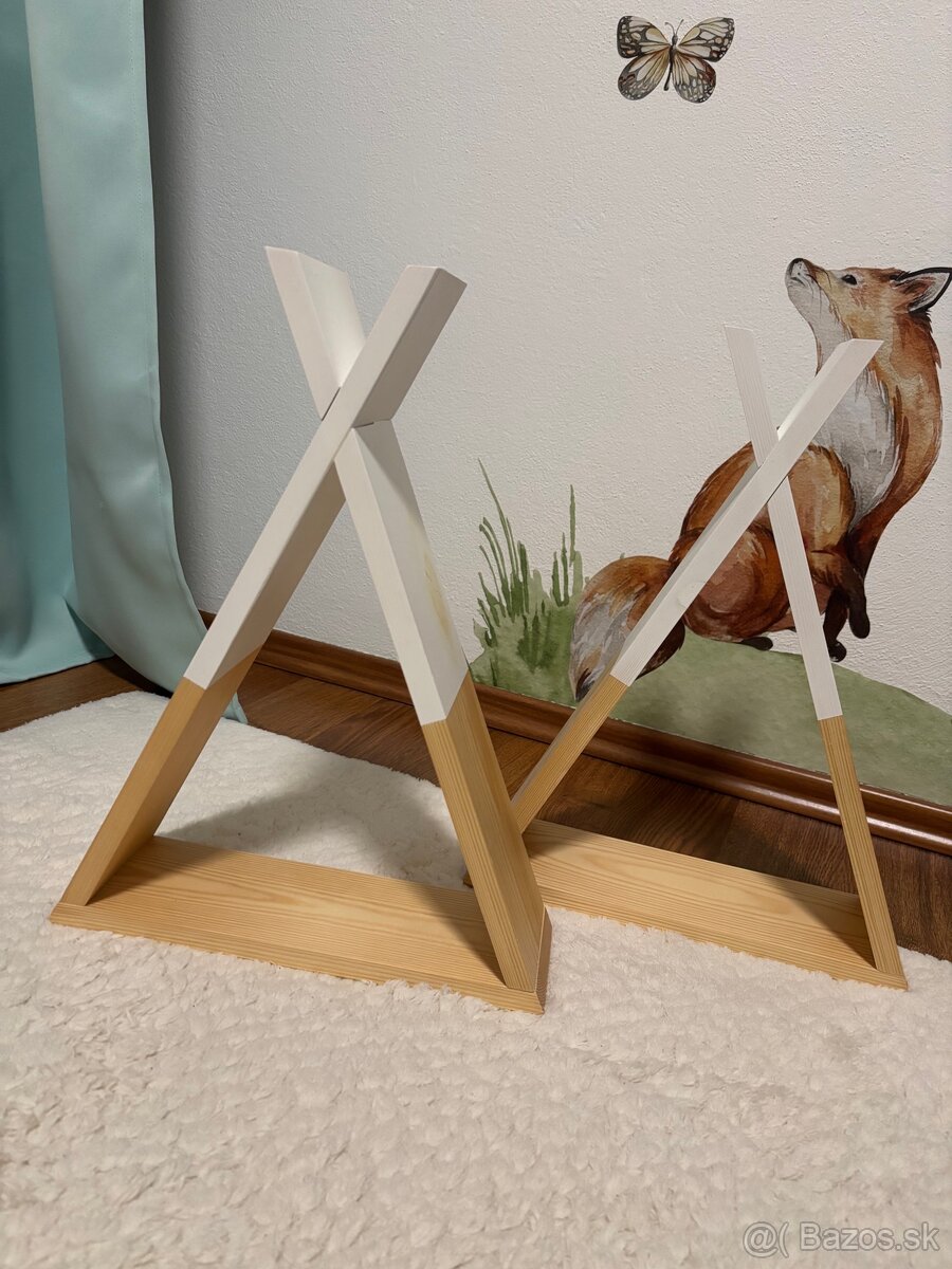 Poličky Teepee