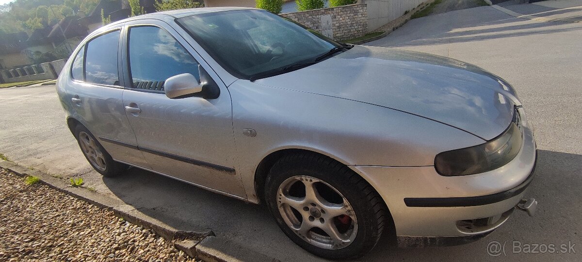 Kapota Seat Leon