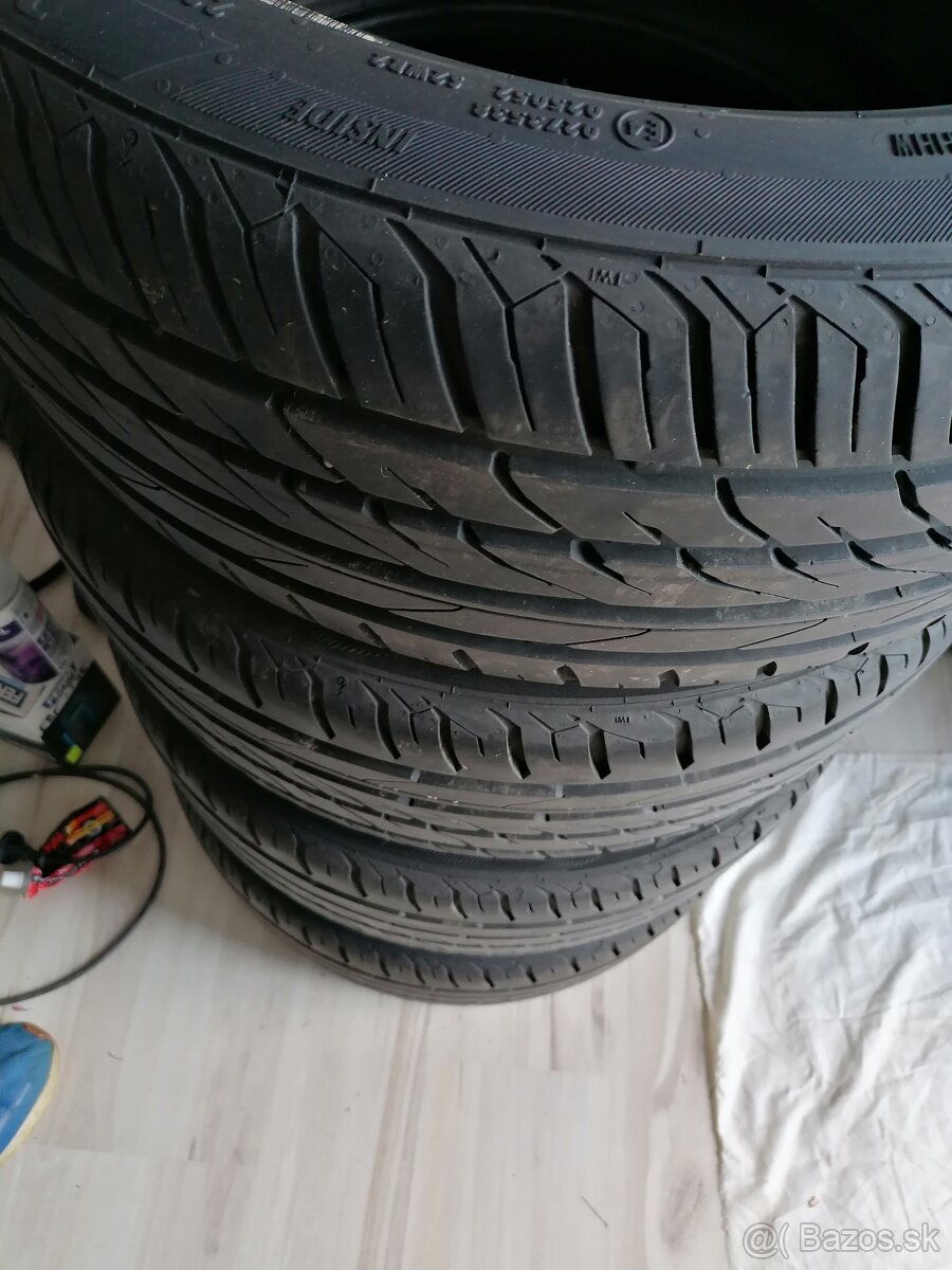 225 /40 /18