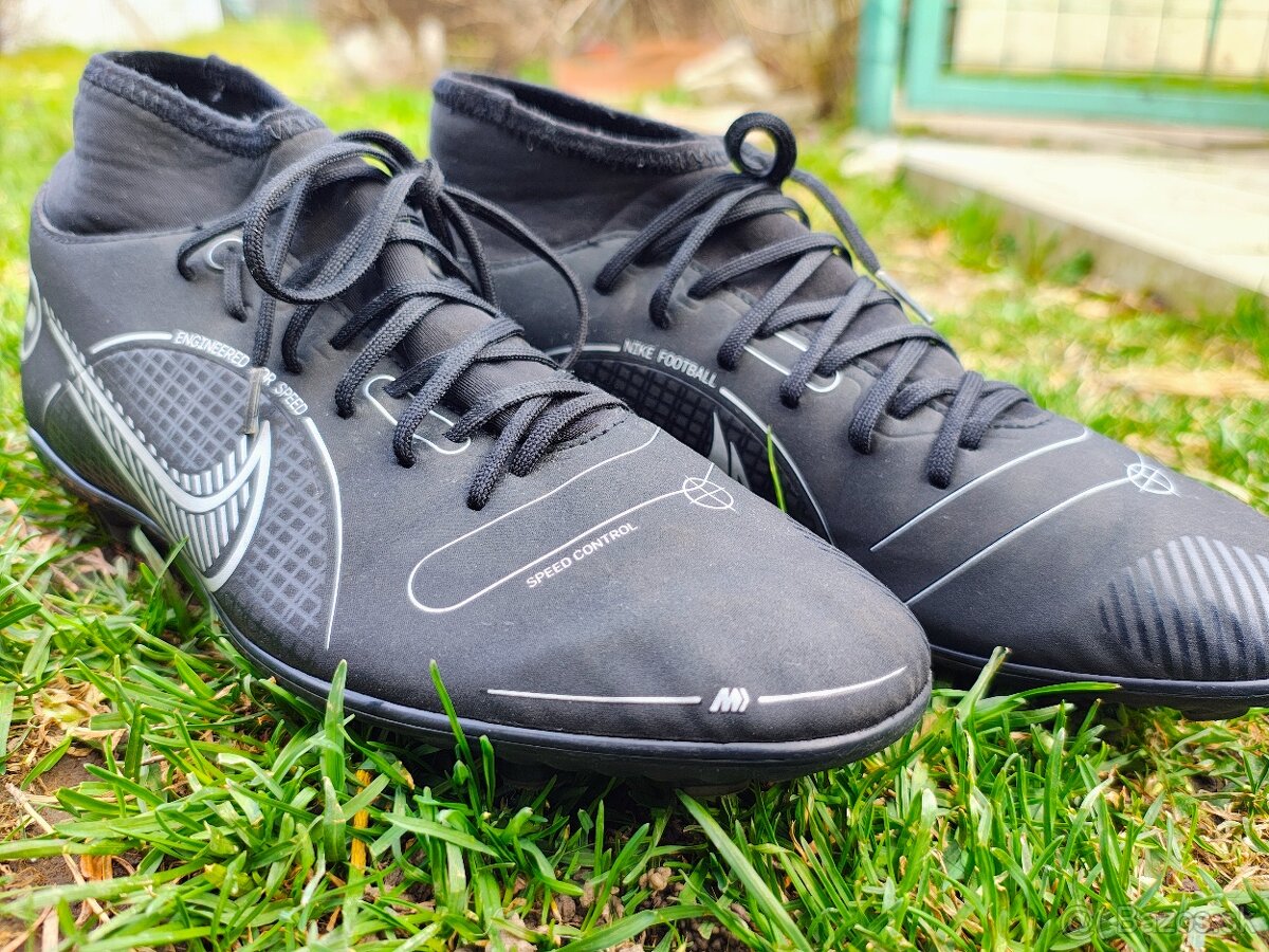 Kopačky Mercurial Superfly 8 Veľkosť 43 - EU