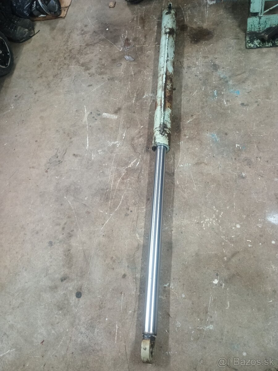 Hydraulický piest, štiepačka