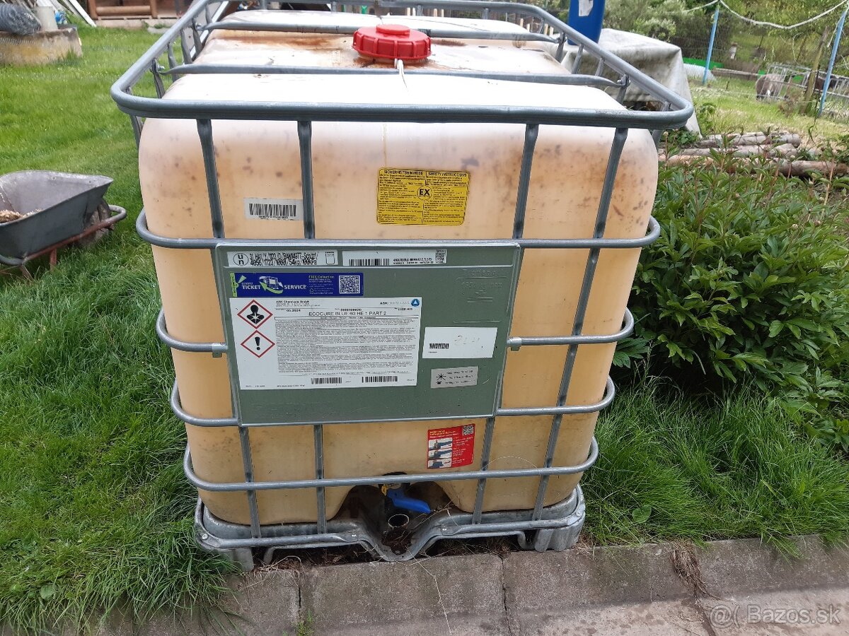 Predám 1000l IBC nádrž.