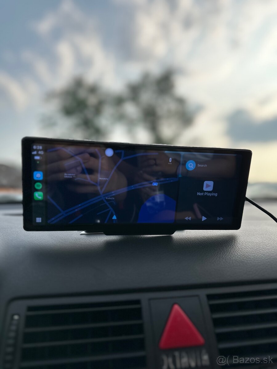 Displej do auta (CarPlay / Android Auto)