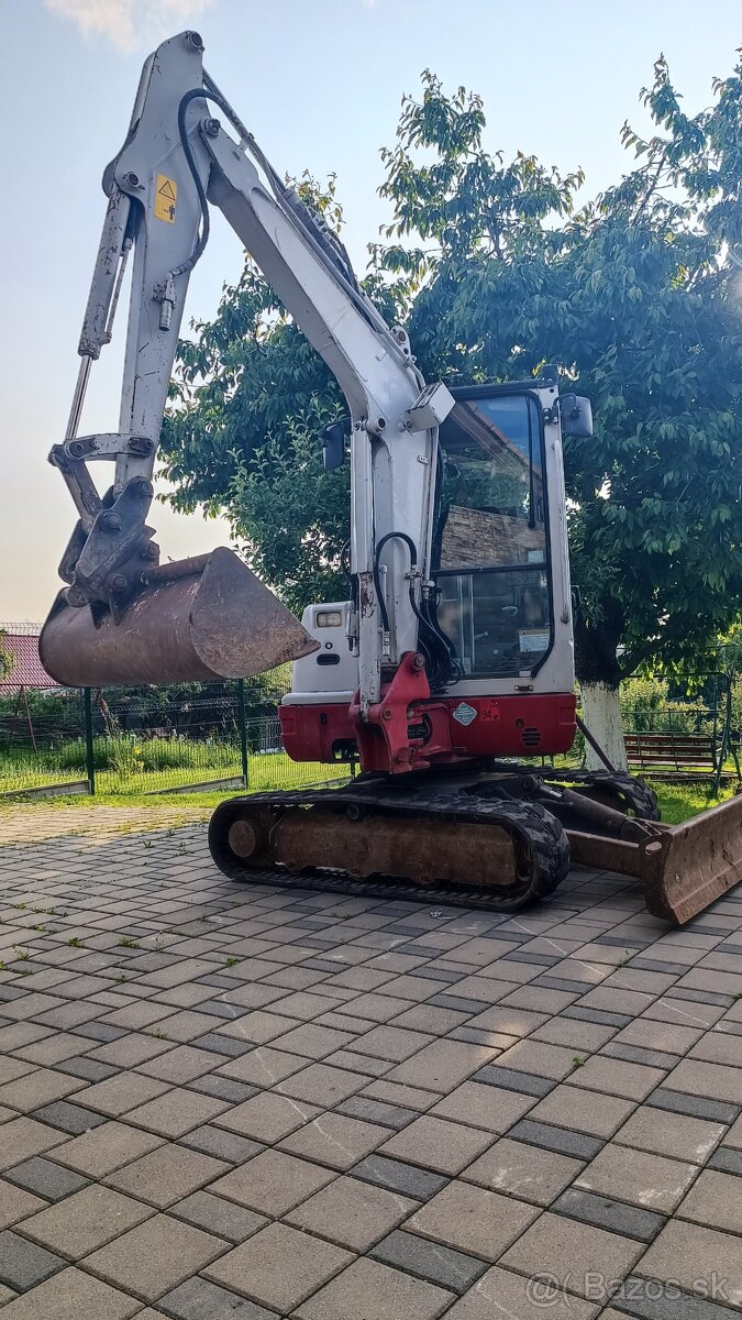 Minibager Takeuchi TB228