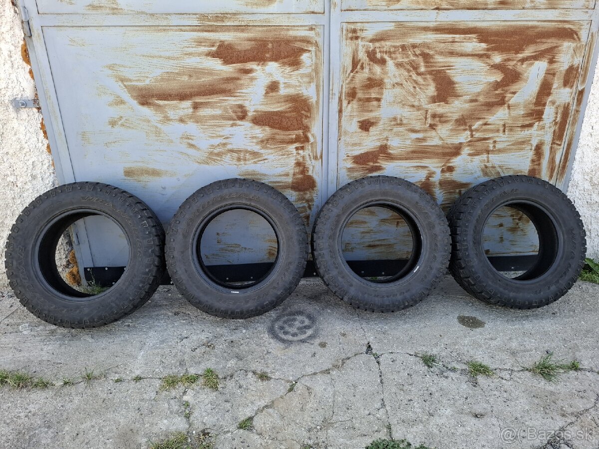 Goodyear wrangler 255/70R18