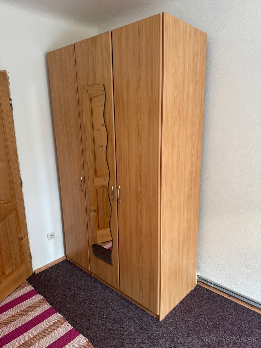 skriňa