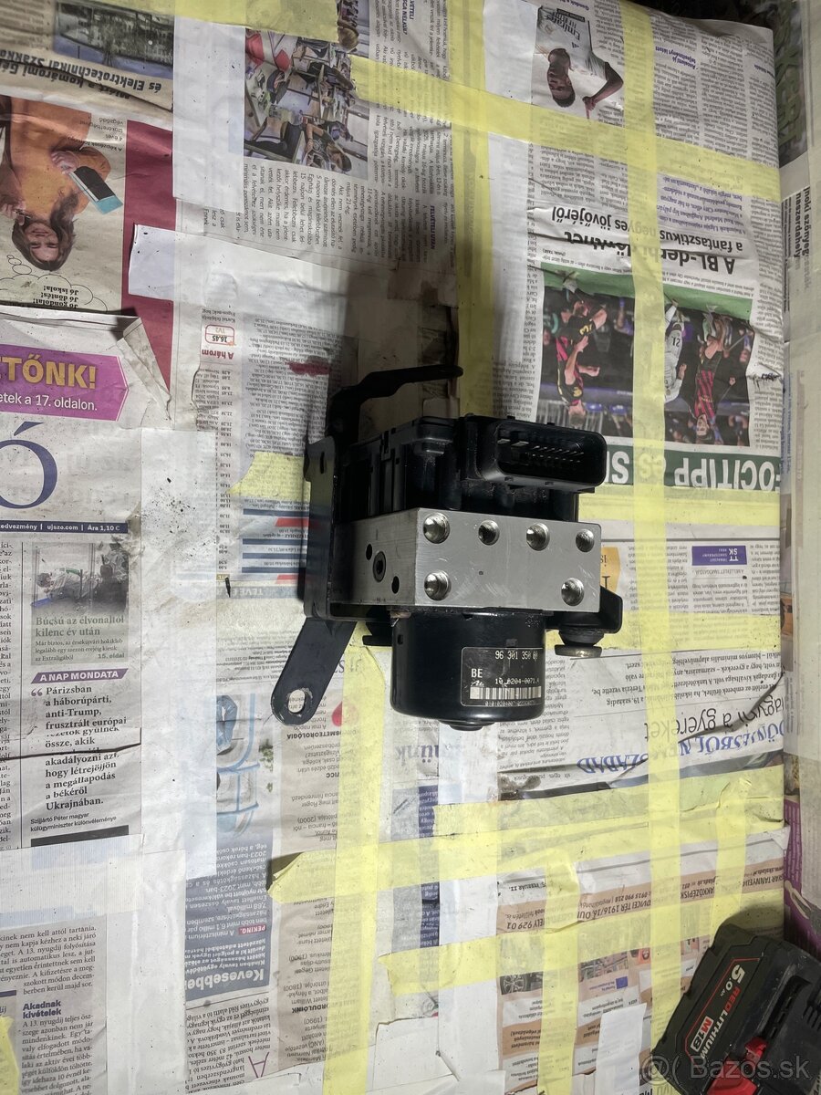 Predám ABS / ABR / ESP pumpu na Peugeot 206