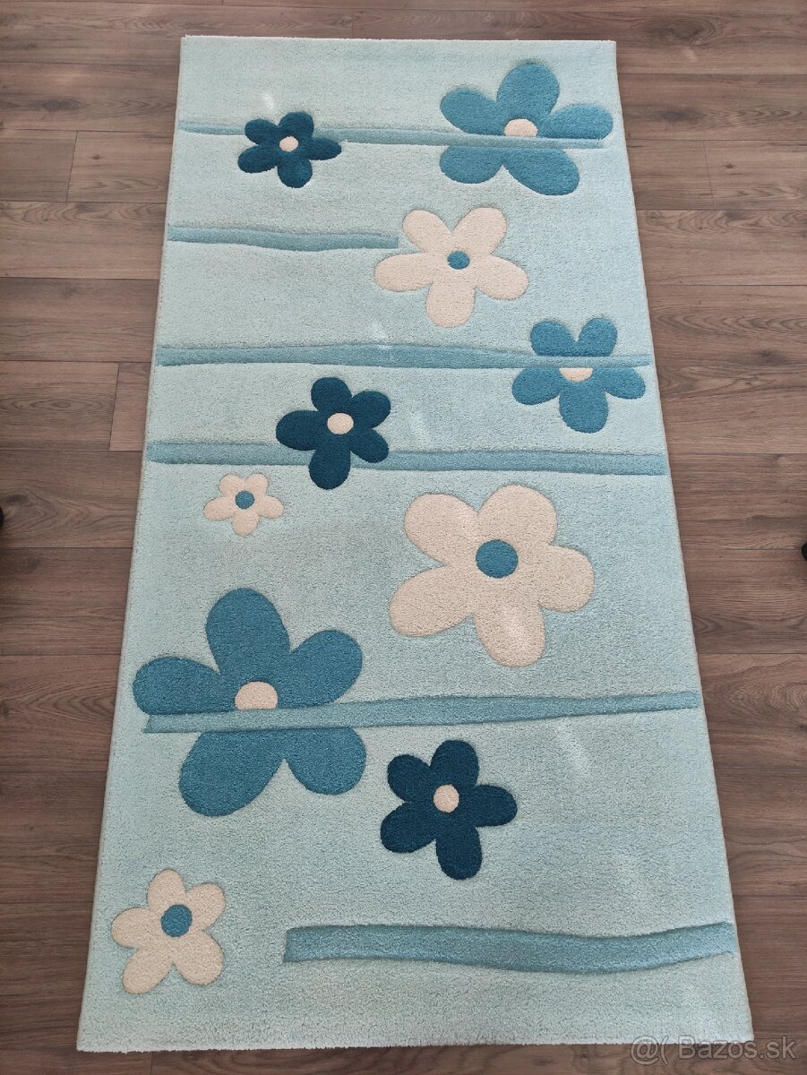 Koberec s kvietkami 100x200 cm