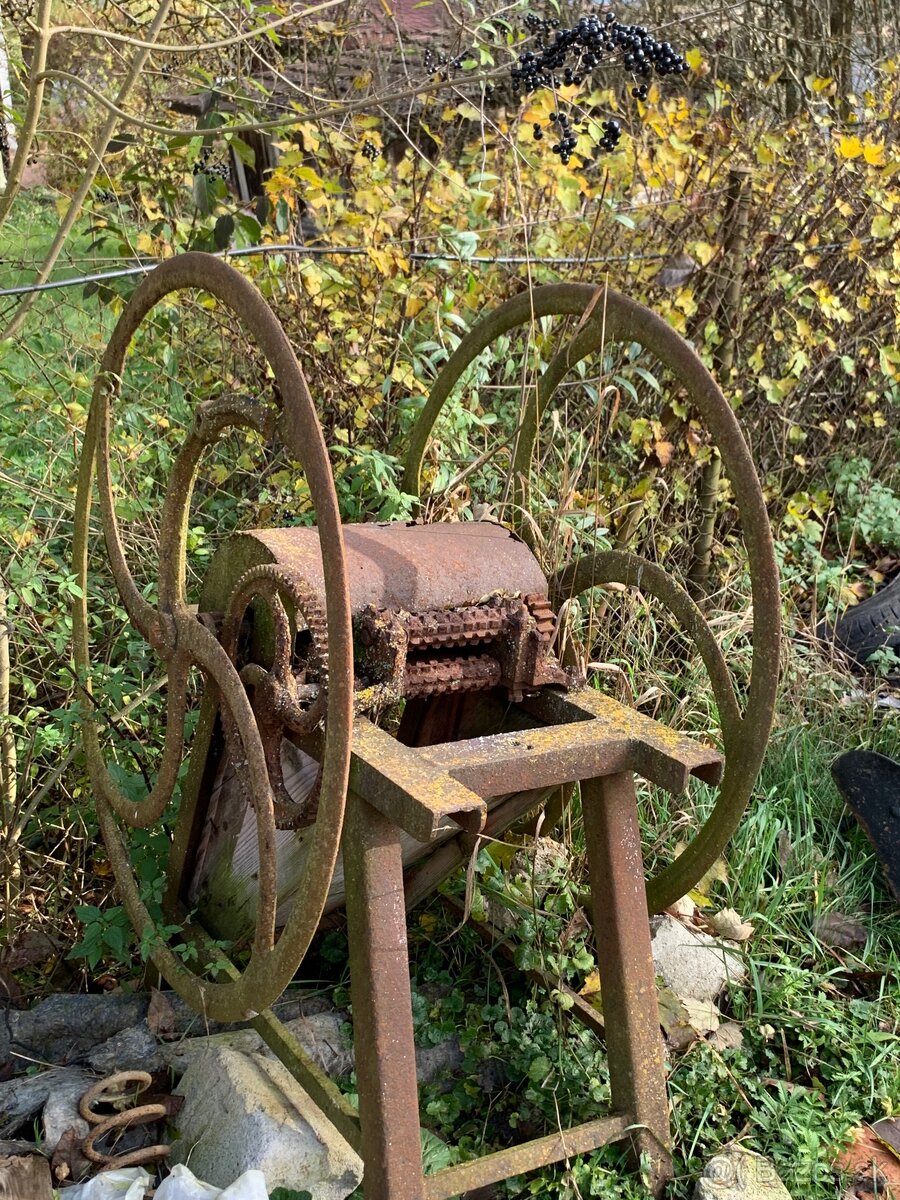 Starožitna sekačka