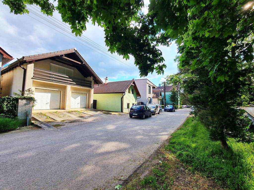 6-izb. RD Stupava, TOP lokalita, pri parku, vonkajší bazén, 