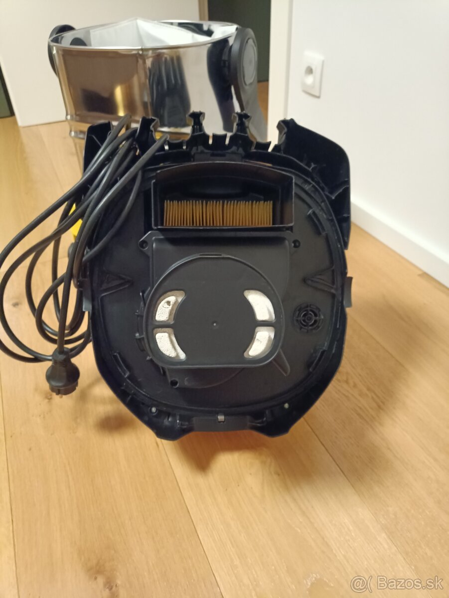 Karcher WD 6 mokro-suchý vysávač